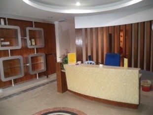 New Wave Vines Hotel เซอรีเคมบางัน ภายนอก รูปภาพ