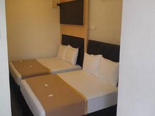 New Wave Vines Hotel เซอรีเคมบางัน ภายนอก รูปภาพ