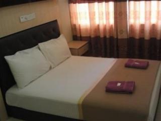 New Wave Vines Hotel เซอรีเคมบางัน ภายนอก รูปภาพ