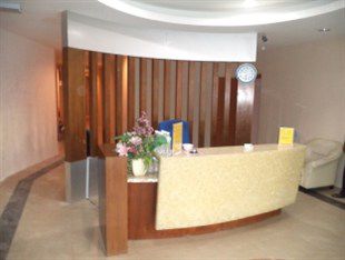 New Wave Vines Hotel เซอรีเคมบางัน ภายนอก รูปภาพ